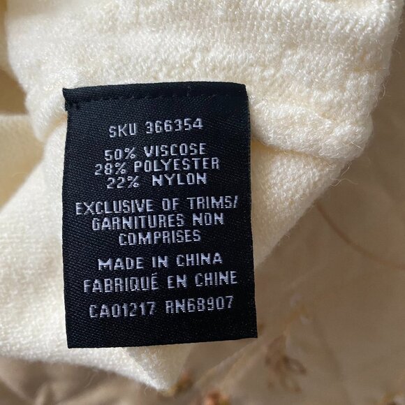 Le Chateau Crew Neck Soft Cream Women's Sweater Size Medium - Picture 5 of 5